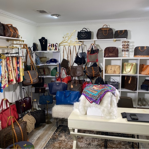 $3 START DESIGNER ITEMS💎👜 - Picture 8 of 10